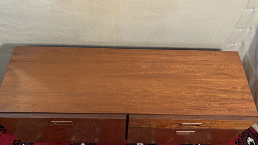 Dressoir aus der Mitte des Jahrhunderts im Stil der 60er/70er Jahre 