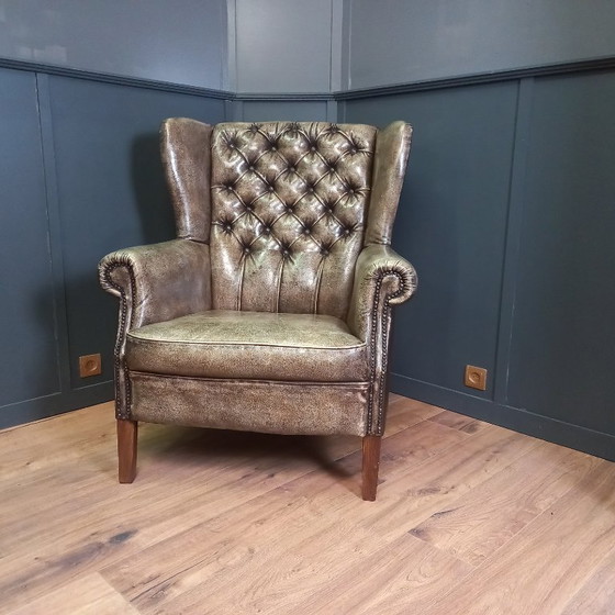 Image 1 of Fauteuil Chesterfield à oreilles vintage | Env. 1985-1990