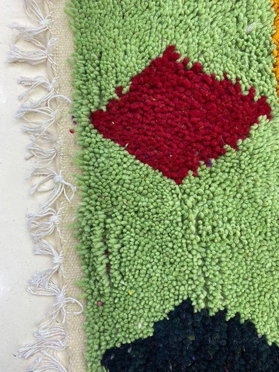 Tapis marocain blanc cassé avec motifs colorés, 250cm x 150cm (photo 8 of 9)