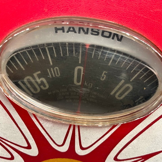 Image 1 of Hanson bathroom scale 1970s with flower