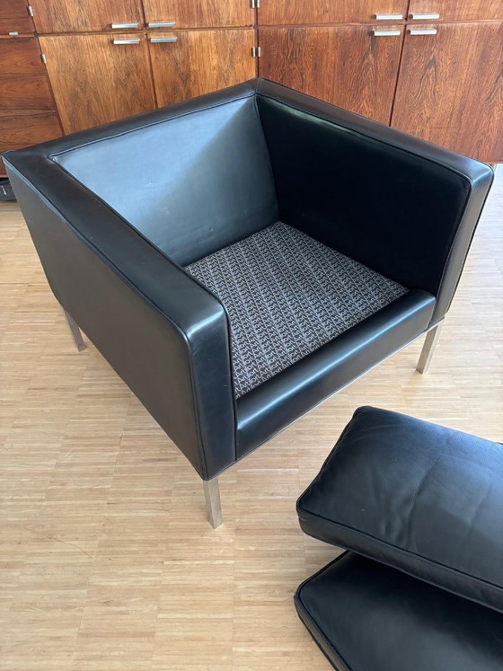 Fauteuil Artifort 905 – Leather, Metal (photo 4 of 7)