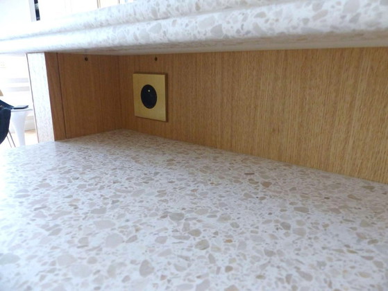 Image 1 of Moderne Bar aus massiver Eiche und doppelter Terrazzo-Arbeitsplatte – Einzigartiges Stück