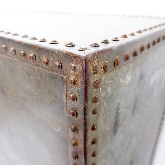 Image 1 of Old galvanized and riveted copper tank - Industrial coffee table