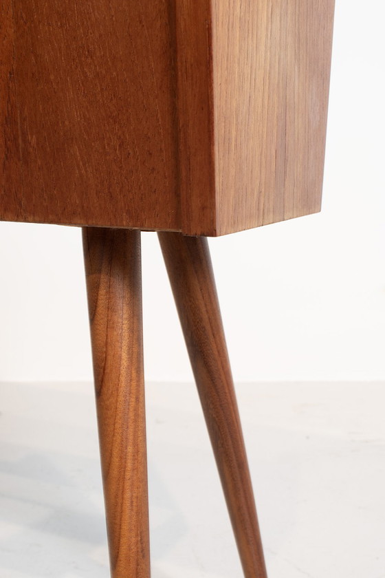 Image 1 of jardinière en teck