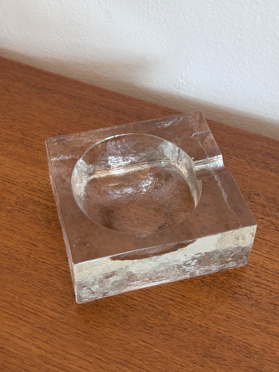 Image 1 of Vintage brutalist asbak / schaal blok glas 