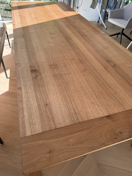 Arco American Walnut Dining Table 280x100 – Wood (photo 3 of 8)