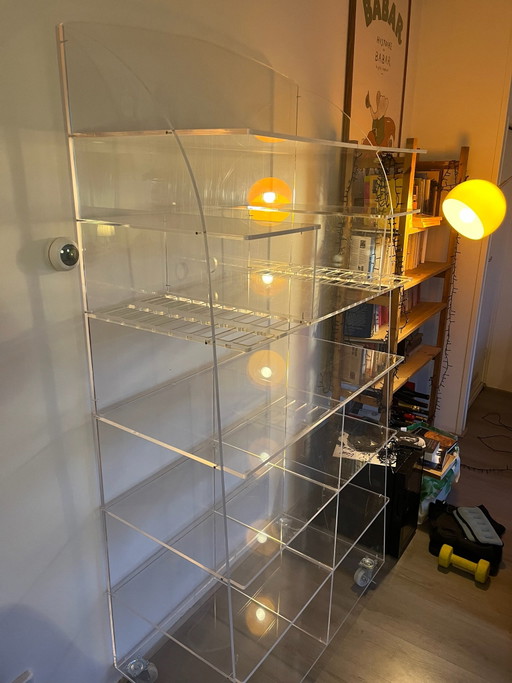 Armoire en Plexiglas