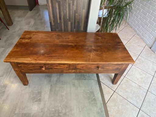 Rustic farmhouse coffee table in solid wood with 2 drawers, circa 1930