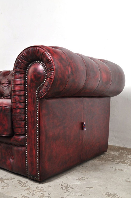 Image 1 of Divano Chesterfield vintage a 3 posti