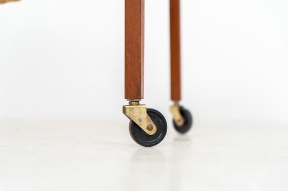 Image 1 of Nähwagen / Beistelltisch aus Teakholz auf Rollen (Dänemark, 1960er Jahre).