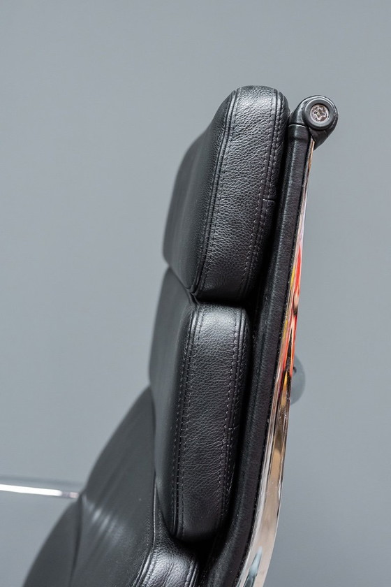 Image 1 of Eames EA222 Lounge-Sessel