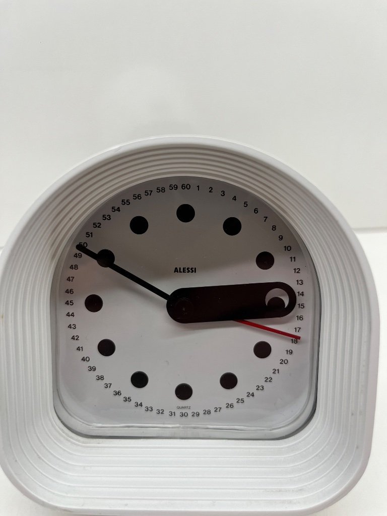 Sveglia Joe Colombo Optic 02 Alessi in ABS bianco, design italiano