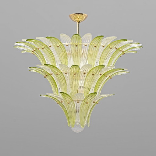 Kroonluchter met palmetmotief van Murano-glas uit het midden van de 20e eeuw, in groen en helder glas, Italië.