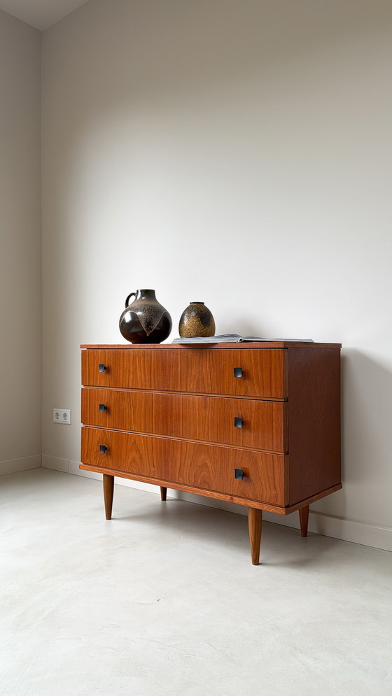 Image 1 of Vintage houten ladekast