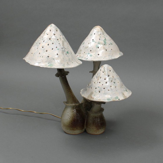 Image 1 of Gert de Rijk (1945-2009) - unica - keramische drie lichts lampvoet in de vorm van paddenstoelen - uit eigen atelier 