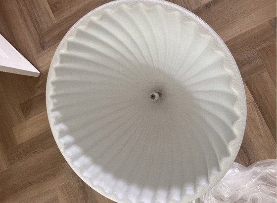 Muuto Under The Bell Pendelleuchte Ø82 cm grau | Ausstellungsstück, Pendelleuchten (Foto 4 von 5)