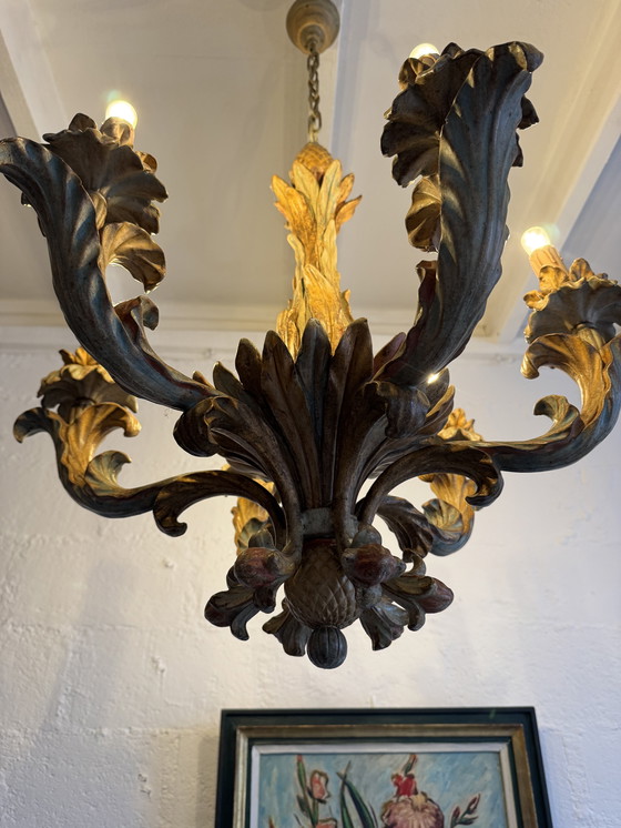 Image 1 of Kronleuchter aus geschnitztem Holz im Hollywood-Regency-Stil der 70er