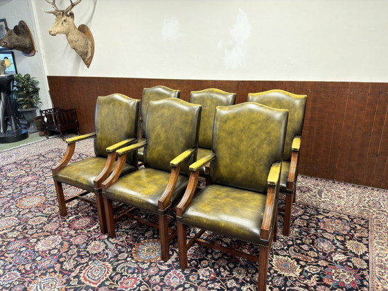 Set Klassische Englische Chesterfield President Stühle – Esszimmerstühle, Leather, Wood (photo 4 of 12)