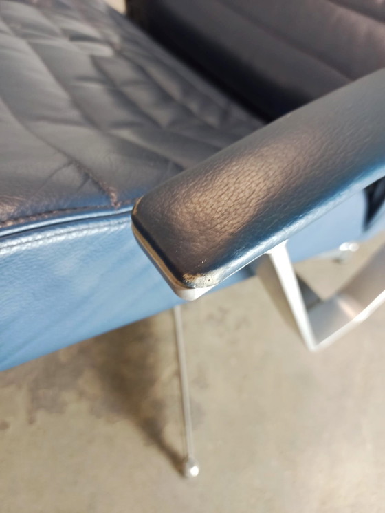 Fauteuil inclinable pivotant en cuir vintage – Leather, Metal (photo 14 of 15)