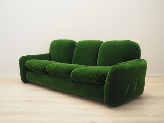 Image 1 of Sofá de terciopelo verde, diseño italiano, años 70, fabricante: Busnelli, diseñador: Arrigo Arrigoni