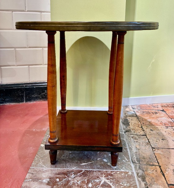 Tavolino da tè in legno, 4 gambe, piano in rame sbalzato – Tavolini (photo 9 of 9)