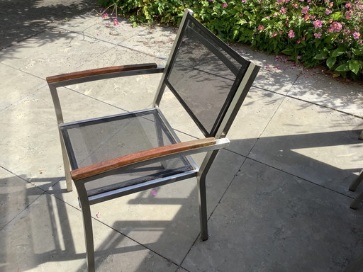 Table de jardin avec 6 chaises en excellent état