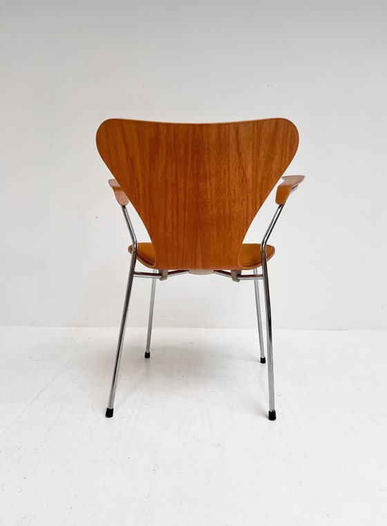 Image 1 of Chaise en bois 3207 d'Arne Jacobsen pour Fritz Hansen, années 1980