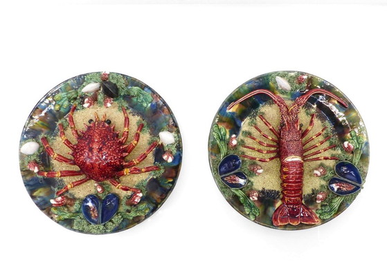 Paire de grands plats muraux Palissy polychromes par Álvaro José – Caldas da Rainha, Portugal, début XXe (photo 2 of 11)