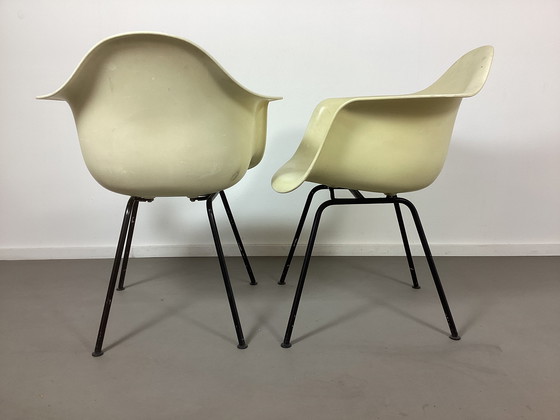 Image 1 of 2 vintage Vitra Eames stoelen Charles & Ray Eames