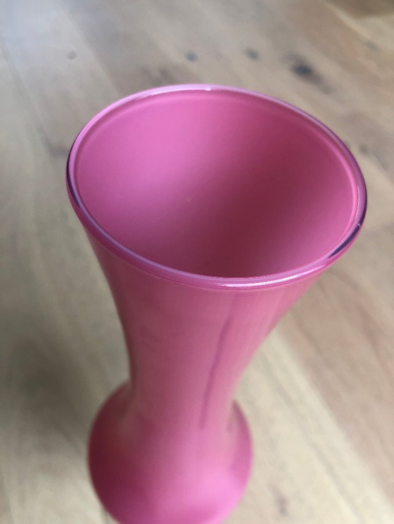 Image 1 of Gran jarrón con pie opalino