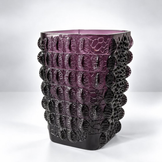 Lalique Croco Dusk Purple Vase – Crystal (photo 9 of 17)