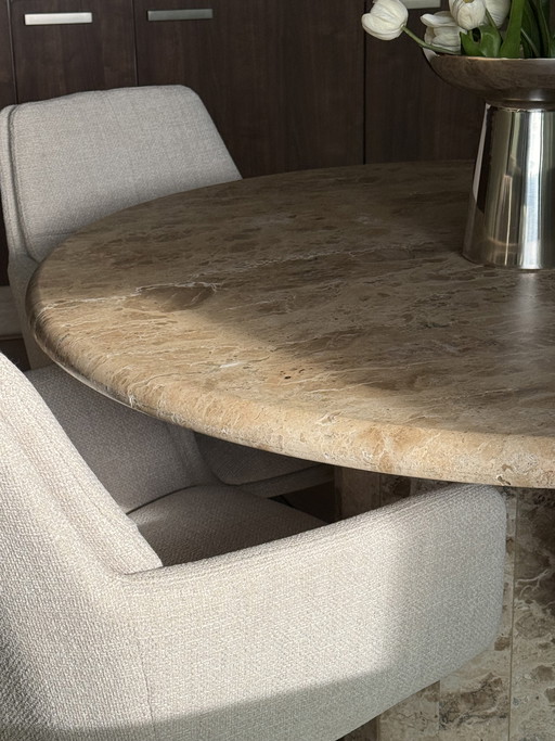 table à manger vintage en travertin