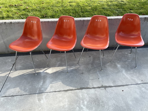 4x Herman Miller Eames DSX Chair