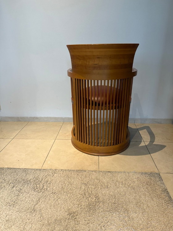 Image 1 of Silla barril naar ontwerp van F. L . Wright