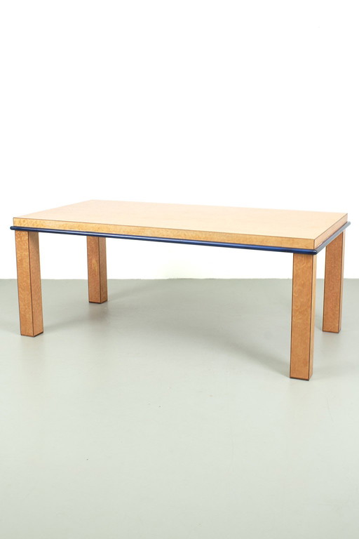 Sottsass Donau eettafel van Leitner, Memphis pur sang