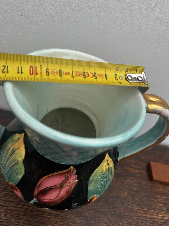 Image 1 of Vaas gesigneerd JTF Vallauris - h 20 cm - Vintage gebeiteld en beschilderd decor