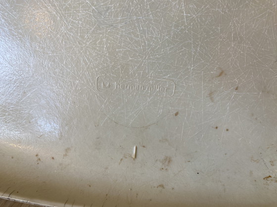 Image 1 of Eames glasvezel kuipstoel voor Herman Miller