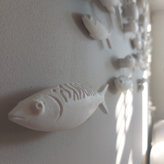 Exclusieve 3D Muurkunst 'School of Fish' – Modern & Scandinavisch Design (250 cm) – Beeldhouwkunst, Porcelain (photo 6 of 17)