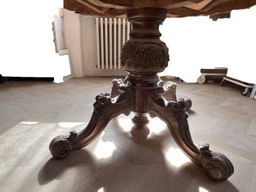 Table à manger de style baroque