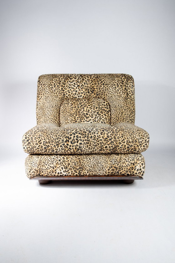 Image 1 of Sedie italiane con struttura in legno e tessuto leopardato, Italia anni '80 (2 disponibili)