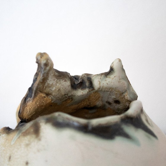 Image 1 of Abstraktes Keramikkunstwerk, Kugelform mit Fisch und Öffnung