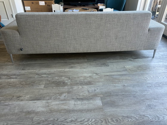 Image 1 of Sofá gris de Koozo, modelo Ellen, de 2,40 metros de largo.