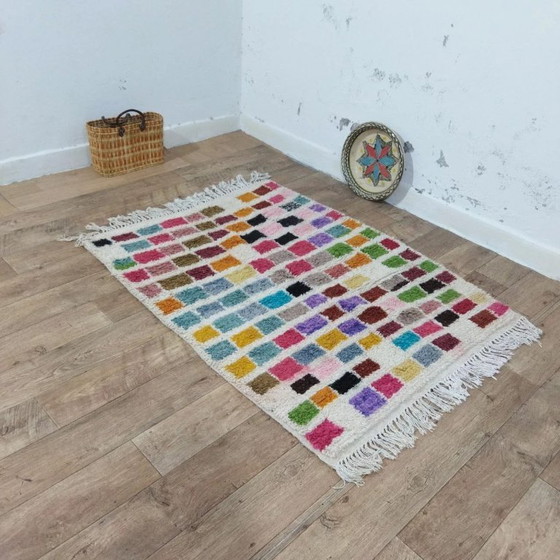 Image 1 of Azilal-Wollteppich, mehrfarbiges Mosaik – Patchwork, handgewebt (152×117 cm)