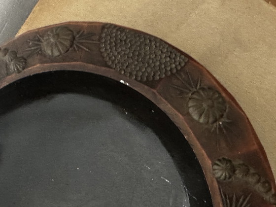 Image 1 of Vide Poche Tripode en Bois Sculpté ornements Metal - Mi-XX e siècle 