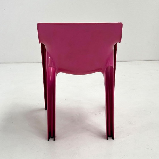 Fauteuil Rose Gaudi par Vico Magistretti pour Artemide, 1984 – Plastic (photo 4 of 10)