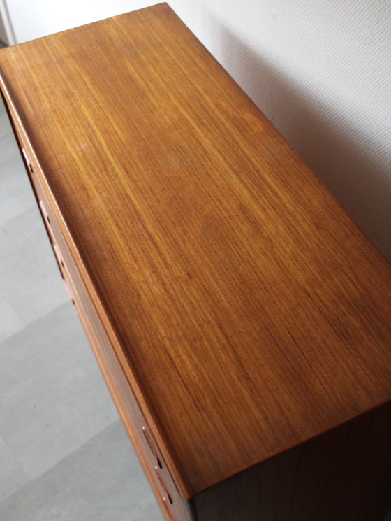 Image 1 of Vintage Deense brede ladekast in teak