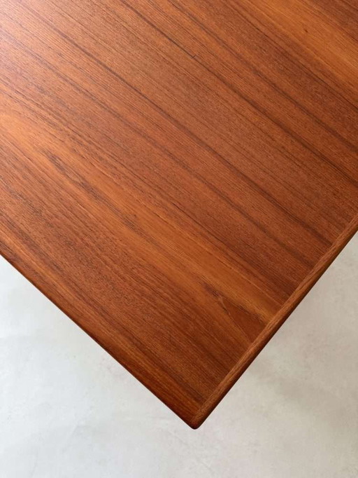 Danish design coffee table refurbished 60s design coffee table Teak