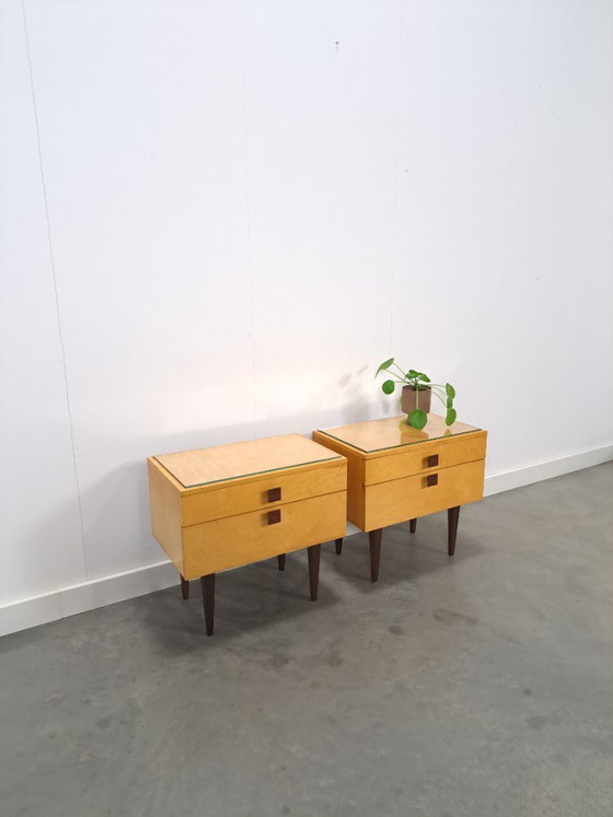 Image 1 of Set nachtkastjes met lade en vierkante grepen