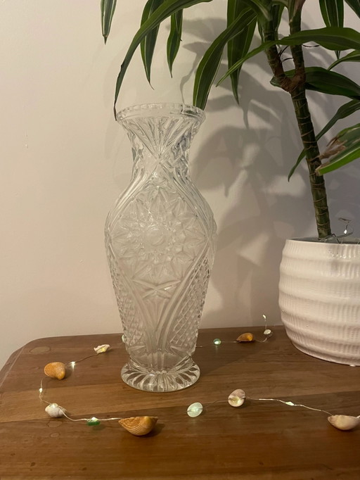 Chiseled transparent vase