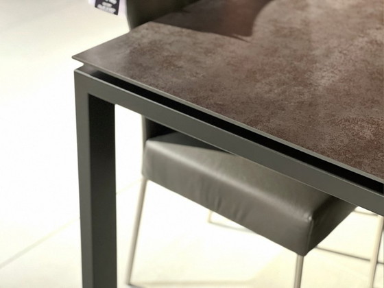 Mesas para amar – Crest Import, Mesas de comedor (photo 4 of 4)